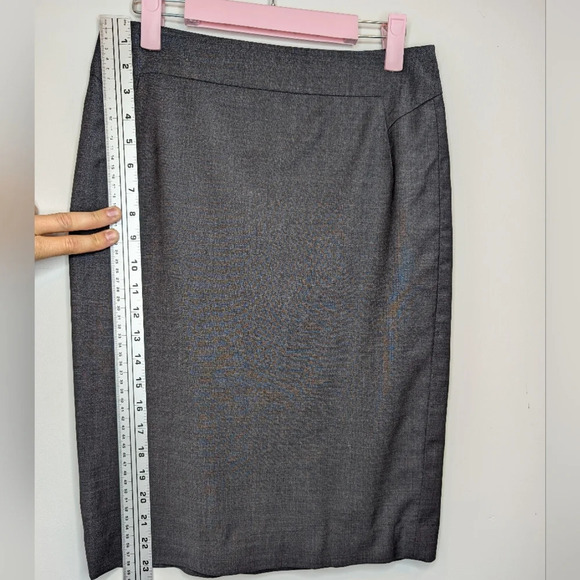 Ann Taylor Grey Pencil Skirt  Office/Work Woman Size 0 - Picture 6 of 8